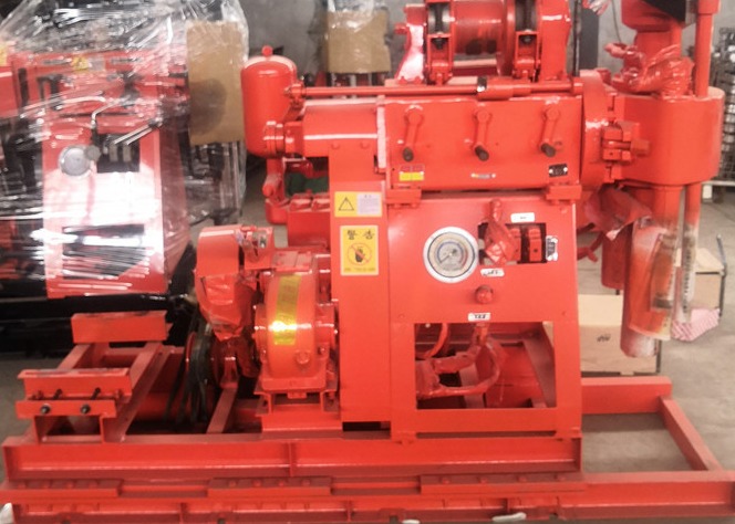 200 M Engineering Drilling Rig With Crawler Chassis In Mining Irrigation