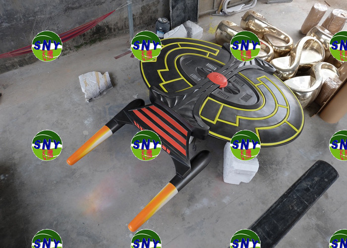 Mascots spaceship model same in cartoon movie fiberglass as in garden/ plaza/ Celebrating party