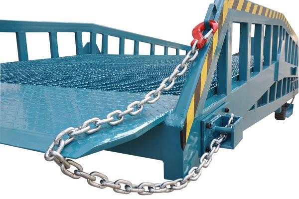 Manual /Electrical Mobile Dock Ramp 1.8 Meters Working Height 8000Kg Loading