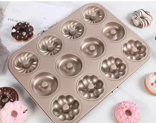 Quality Customization Baking Molds Aluminium Bundt 12 Hole Cupcake Tray For Kitchen Baking for sale