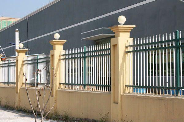 Quality Modern Design Wrought Iron Fence Railing Waterproof Environmentally Friendly for sale