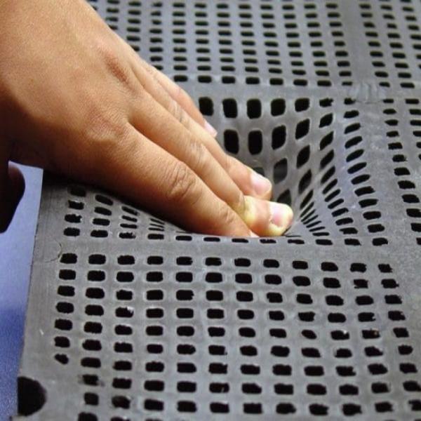 Quality Sieving 60*12mm Rubber Screen Panels Replacment Multotec For Mining Industry for sale
