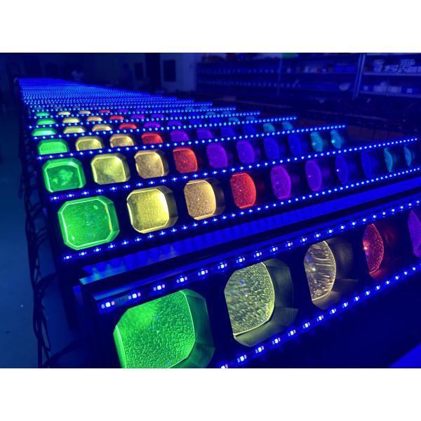 Stage Lights Professional Zoom Wash Beam Pixel 10*60W 1060 LED Moving Head Zoom Bar Light