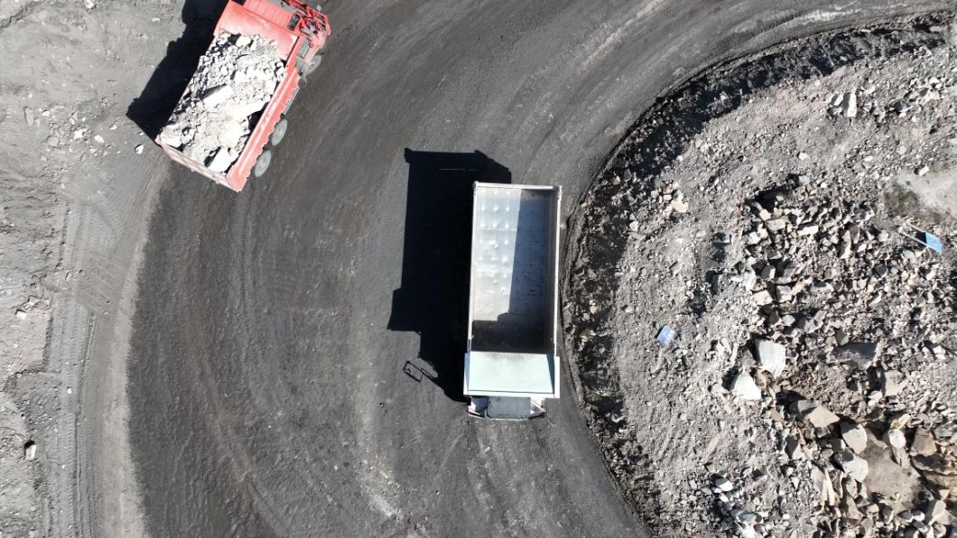 Mining Equipment off-Highway Wide-Body Tipper Open Pit Mining Trucks