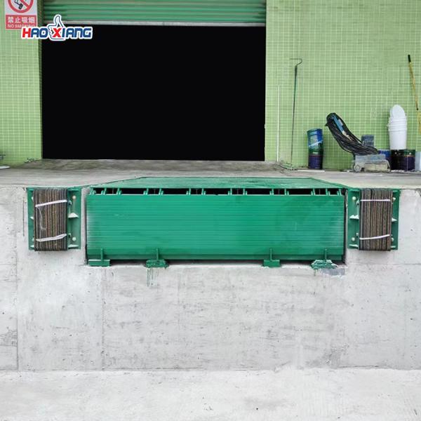 Quality Customizable Electric Hydraulic Dock Leveler with Push Button Control for sale
