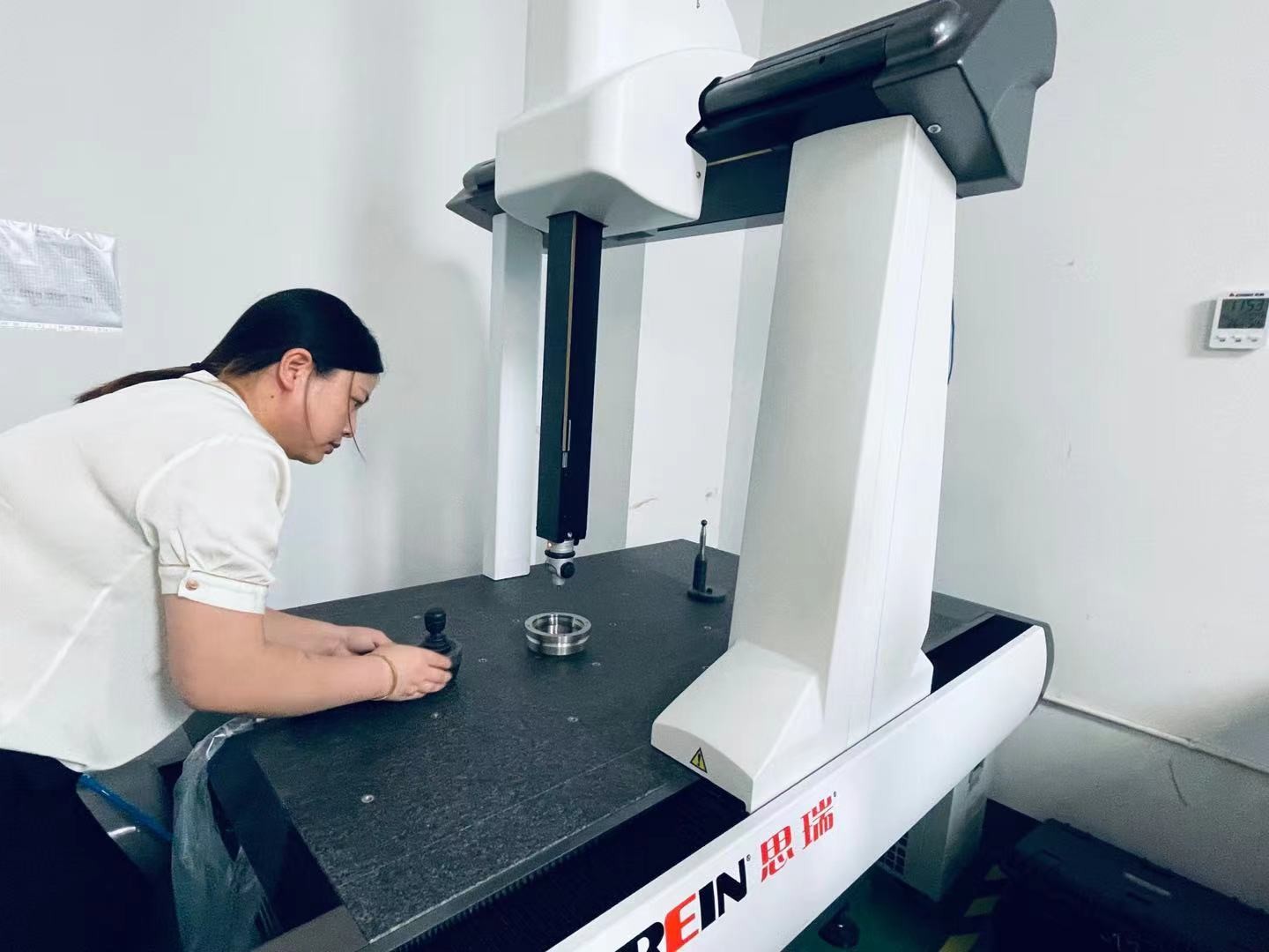 TUV Custom CNC Machining Parts Anodizing Turning 0.005mm