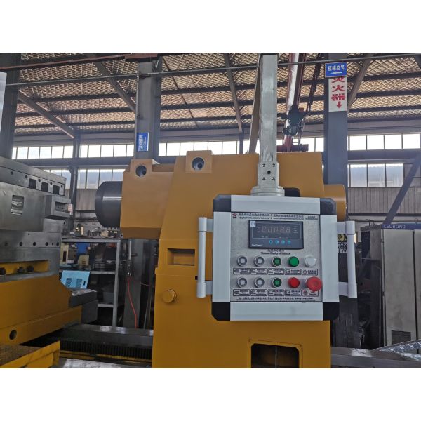 4 Guide Rails Horizontal Lathe Machine Conventional For Turning Shaft