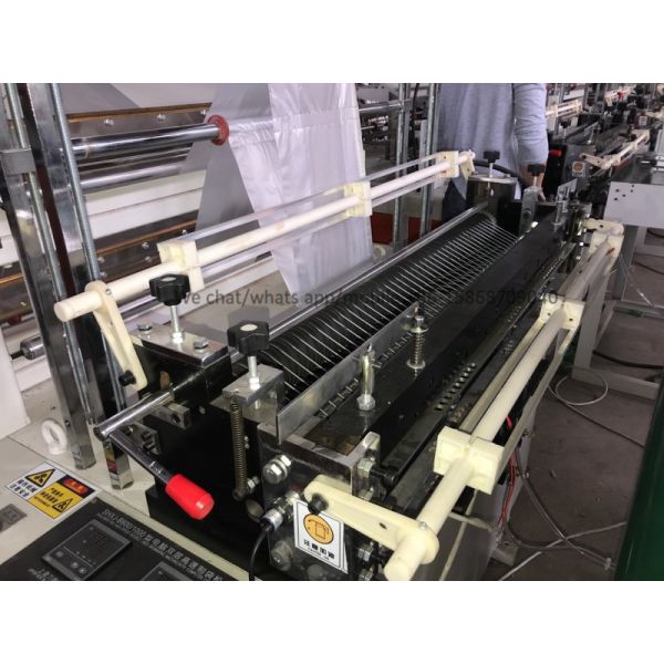 Servo Motor Sealing Bag Making Machine , CE Plastic Bag Making Equipment