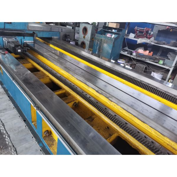 4 Guide Rails Horizontal Lathe Machine Conventional For Turning Shaft