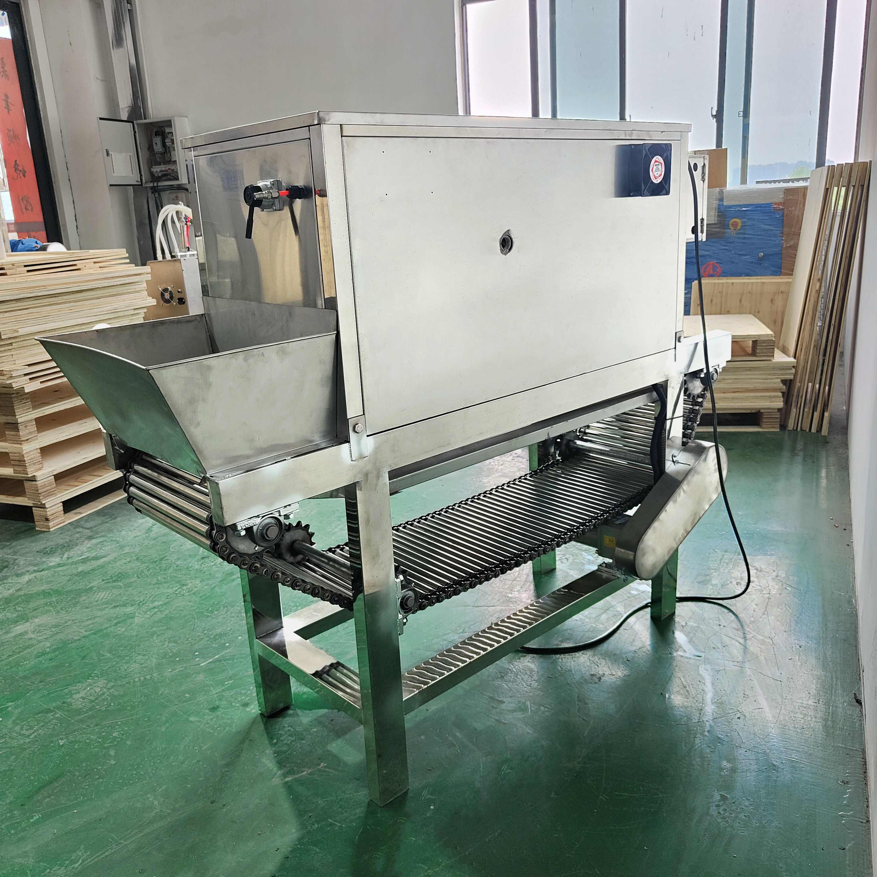 Commercial Chain Onion Peeler Large Capacity Processing Output Customizable For Food Factory
