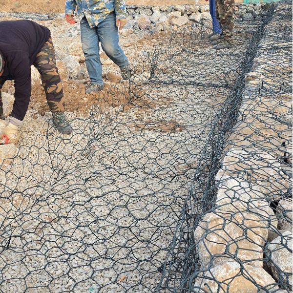 4*1*1M Bulk Order Woven Gabion Nets Rustproof Stone Cage Solutions For Roadside Embankments