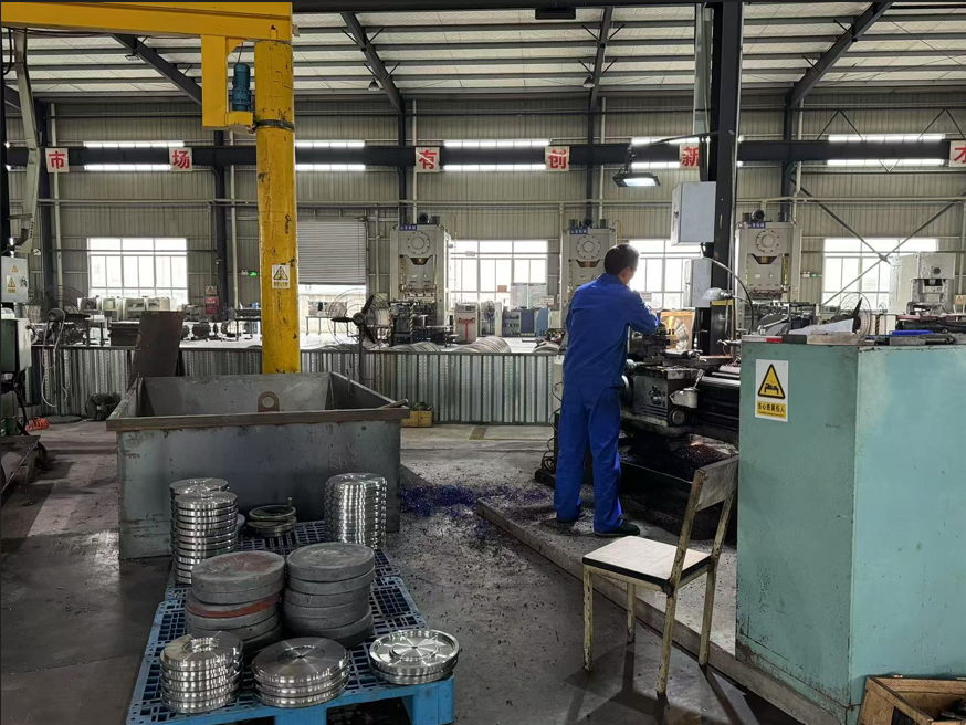 High-Cost Performance of Flat Die for Extruder MU 150-2 With High-Toughness and Hardness