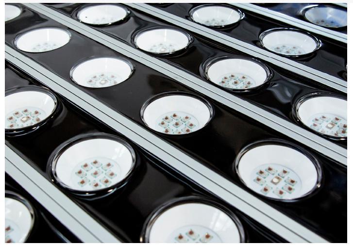 Two Component PU Filling Machine LED Light Strips and LED in Aluminum Housing Profiles