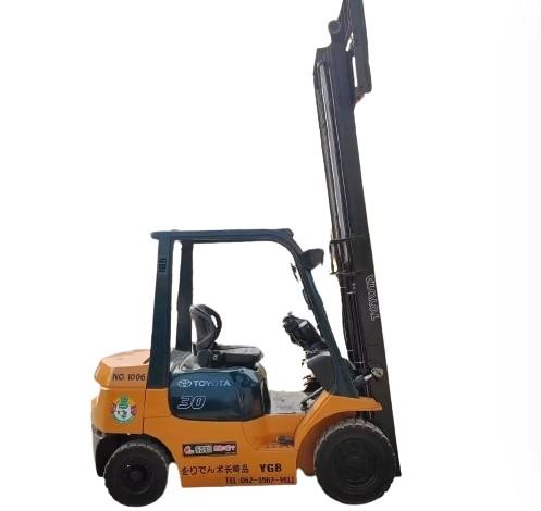 Quality 3 Tons Used Toyota Forklift With Comfortable Seat And Intuitive Control Panel for sale