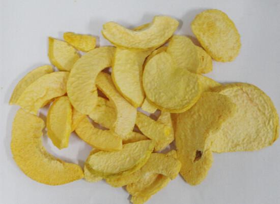 Quality Low Fat Freeze Dried Fruit , Yellow Dried Peach Chips 0.3-0.5% Citric Acid for sale