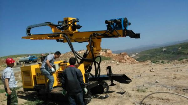 Quality Geotechnical Anchor Drilling Rig , Rock Drilling Equipment Crawler Mounted for sale