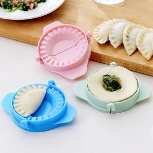 China Household Plastic Dumpling Maker Dumpling Maker Creative Dumpling Skin Mold Kitchen Gadget Tool on sale