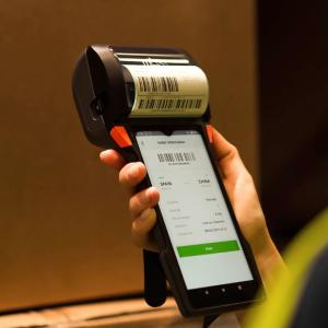 Customizable All In One POS Terminal With 3500mAh Lithium Polymer Battery