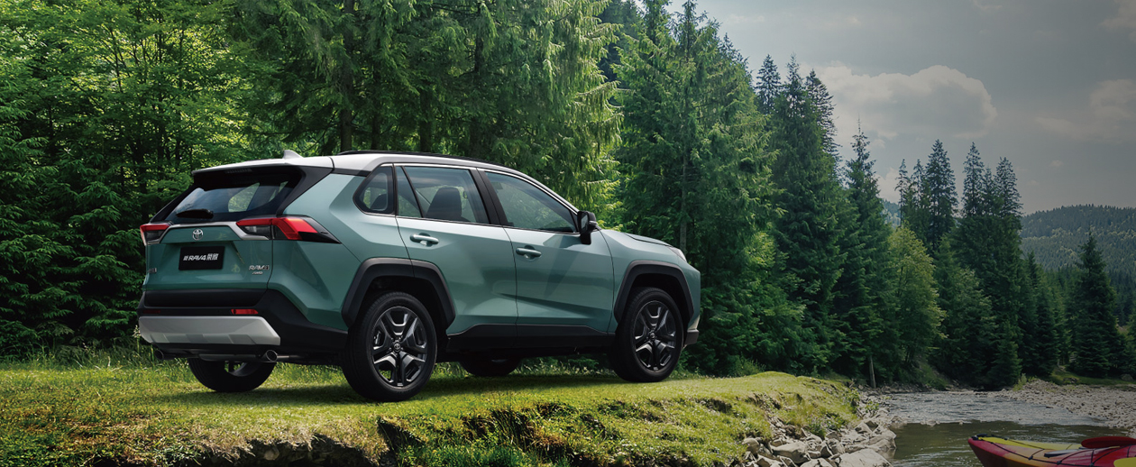 Hybrid Electric SUV with 4-wheel Drive Toyota Rav4 with Big Space and Lithium Battery