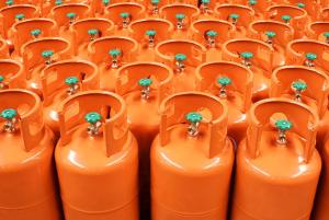 2.5-20KG Liquefied Gas Cylinder Sandblasting With CGA-580 Valve For Storage
