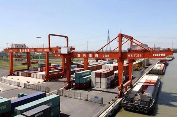 Quality Automatic Electric Shipping Container Crane , Heavy Working Duty Port RMG Crane for sale