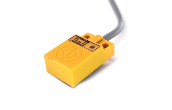 Quality Small Size DC PNP Proximity Switch , PNP Type Sensor Oil Prevention for sale