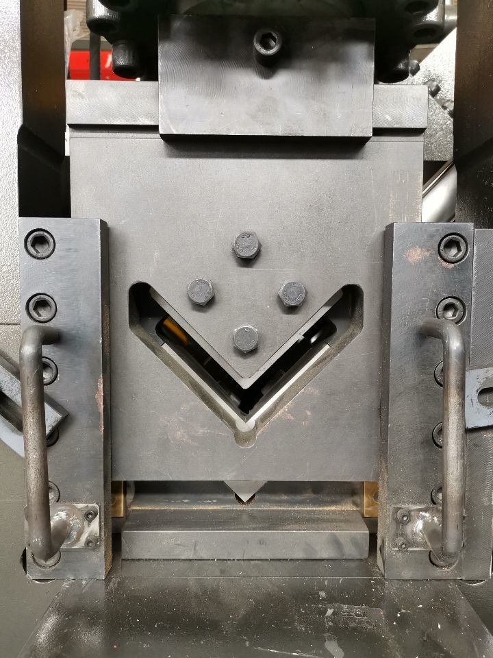 Durable CNC Angle Line Machine , Punching Angle Cutting With Long Life Time