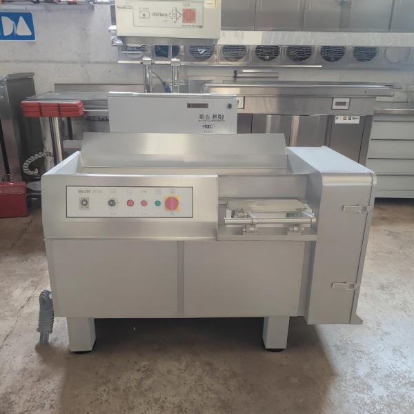 Quality 600kg/H Cube Meat Dicing Machine , Chicken Dicing Machine Automatic for sale