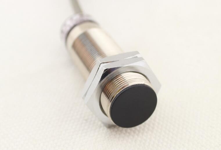 Inductive Proximity Sensor LJ20A3-8-Z/AY 3Wire NC DC 6-36V PNP 200mA Proximity Switch