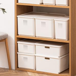 China No Burr Oem Recycled Plastic Storage Box With Lid on sale