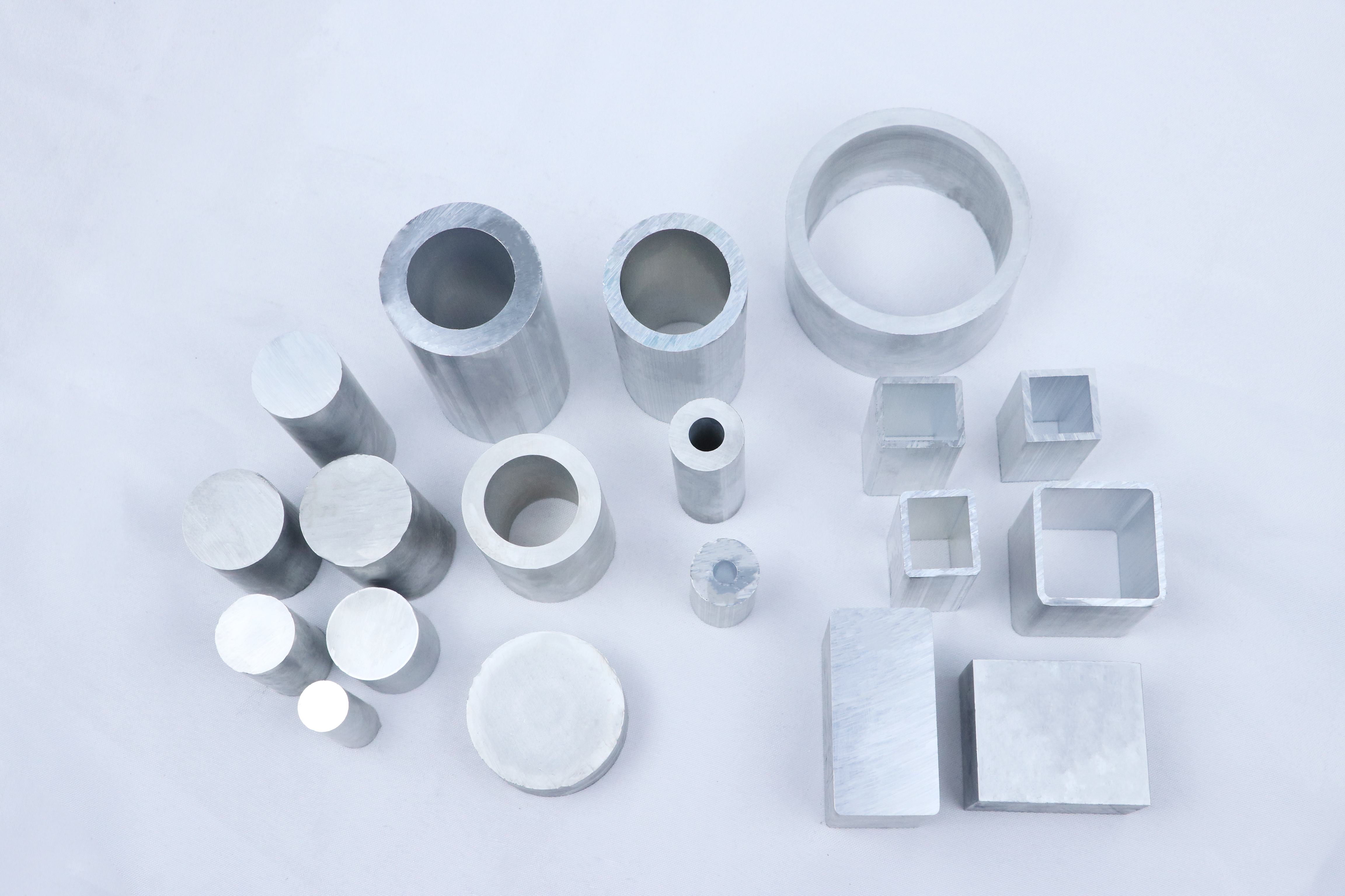 Custom 6063 T5 Extruded Aluminum Extrusion Silver Anodizing Mill Finish