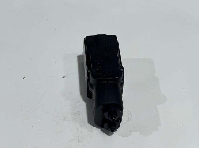 P2075083602N Relief valve Sany Reach Stacker Parts 2