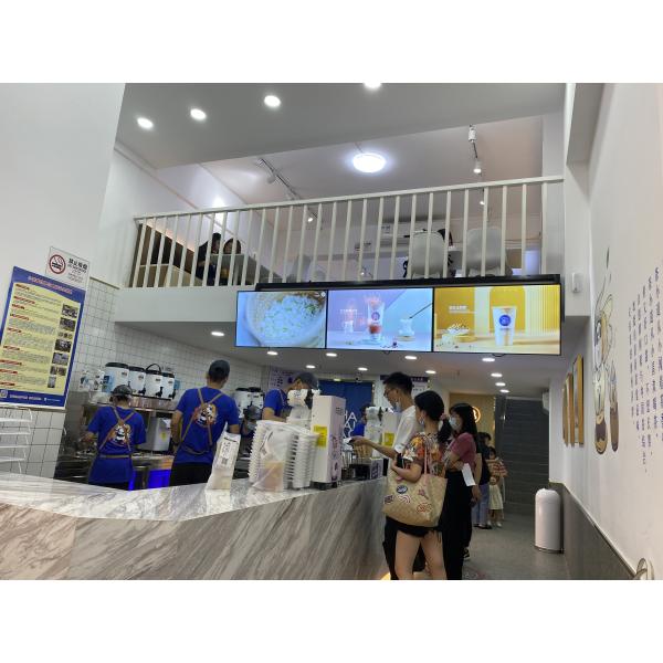 400cd/m2 Wall Mounted Indoor Advertising LCD Screen Player 32 Inches