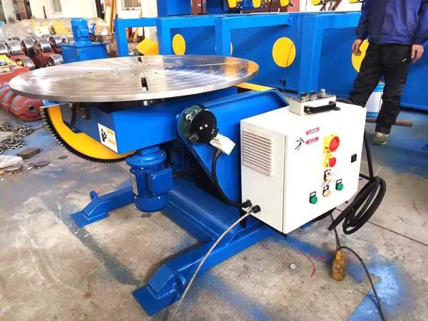 Quality Automatic Pipe Welding Positioners With Hand Control Box 1300 lbs Capacity Welding Turn Tables for sale