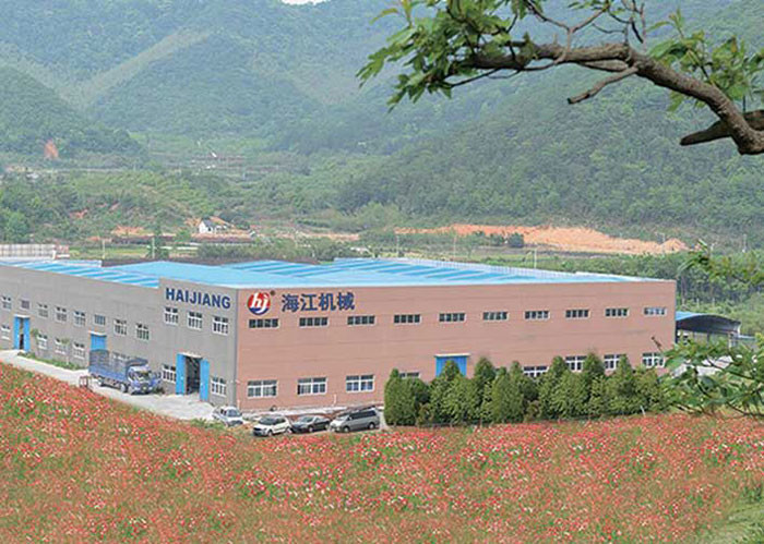 Advanced Plastic Injection Molder With Automatic Mold Height Adjustment And 3600KN Clamping Force