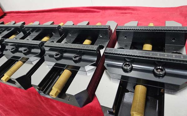 Quality Steel Material Precision Self-centering Vice For 3 Axis 4 Axis 5 Axis Cnc Machining Tools for sale