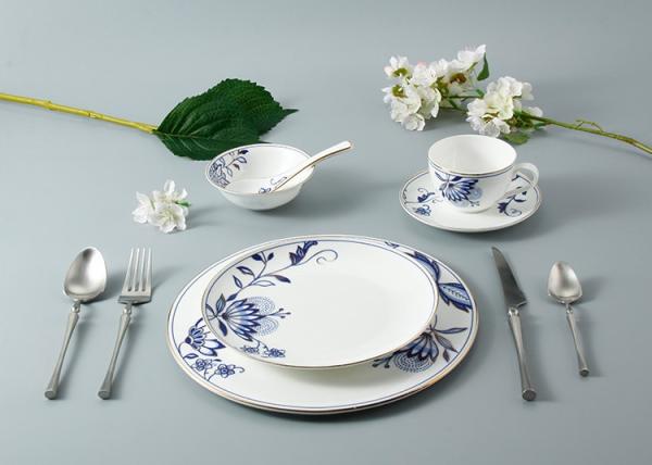 Quality OEM ODM Glossy Surface 45% Bone China Dinnerware Set for sale