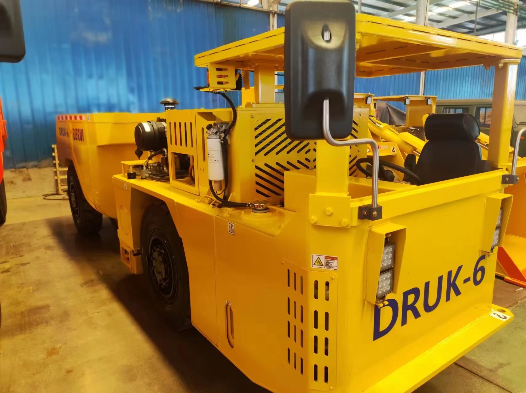 Compact Small Size UK-6 Dumper 2m X 2m Cross Section Equipped With DEUTZ CUMMINS