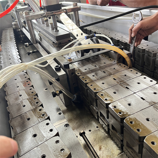 SGS Spiral Pipe Extrusion Line High Speed PE Corrugated Pipe Machine