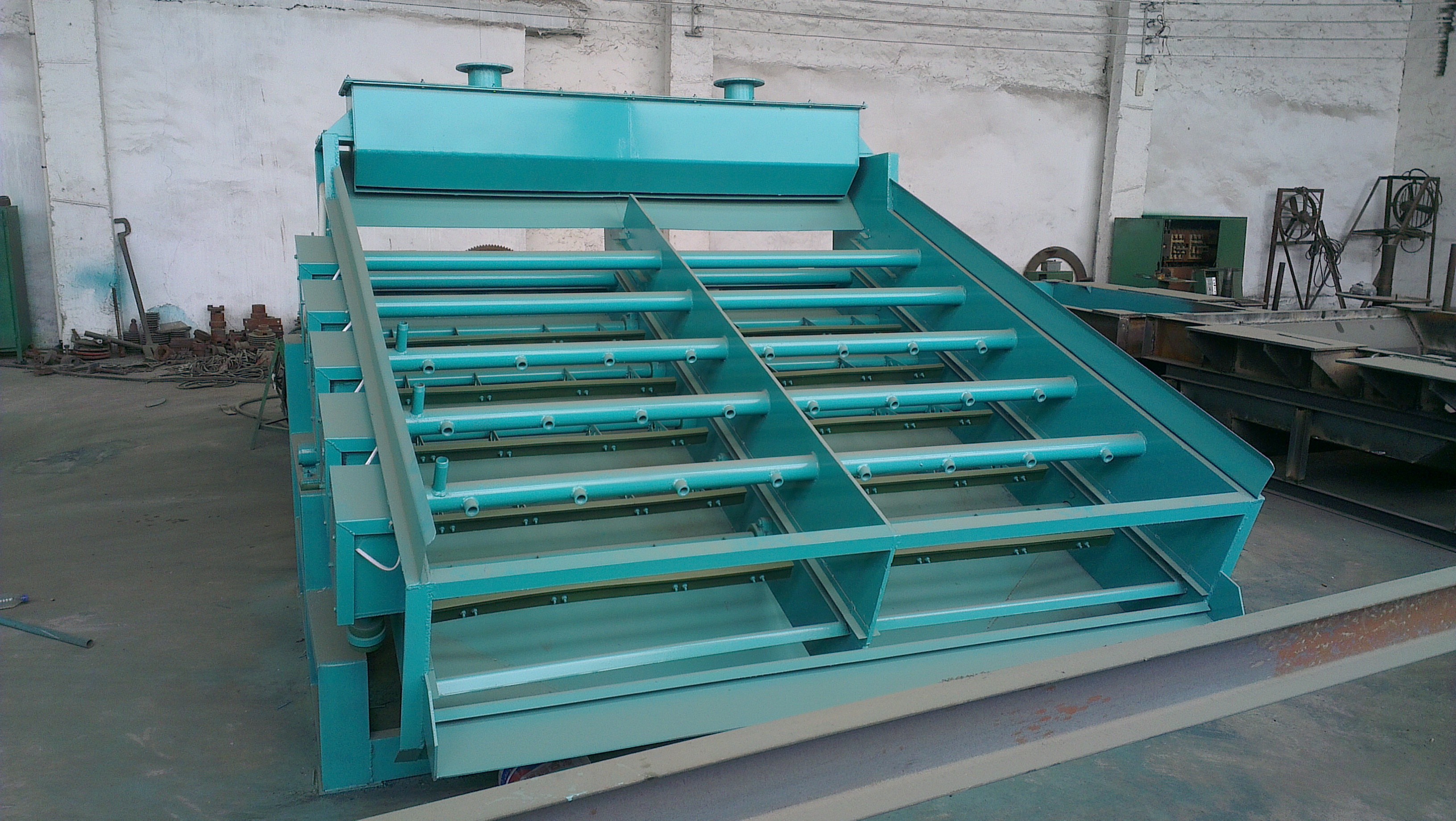 High Frequency 388t/H Vibrating Screening Machine For Ore Processing