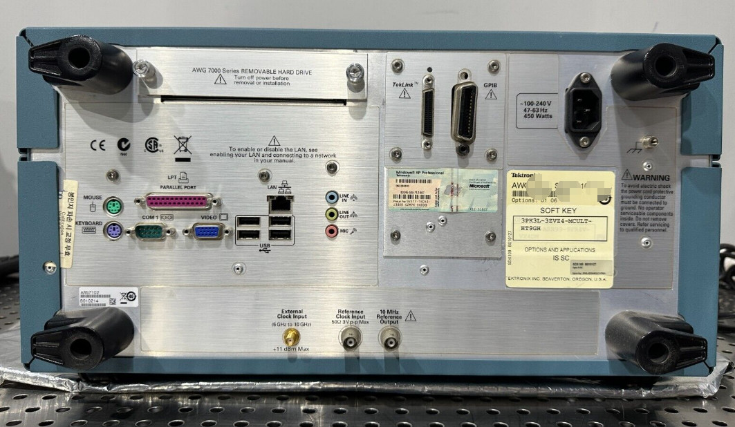 AWG7102 Tektronix Arbitrary Waveform Generator 10GS/S High Bandwidth Output