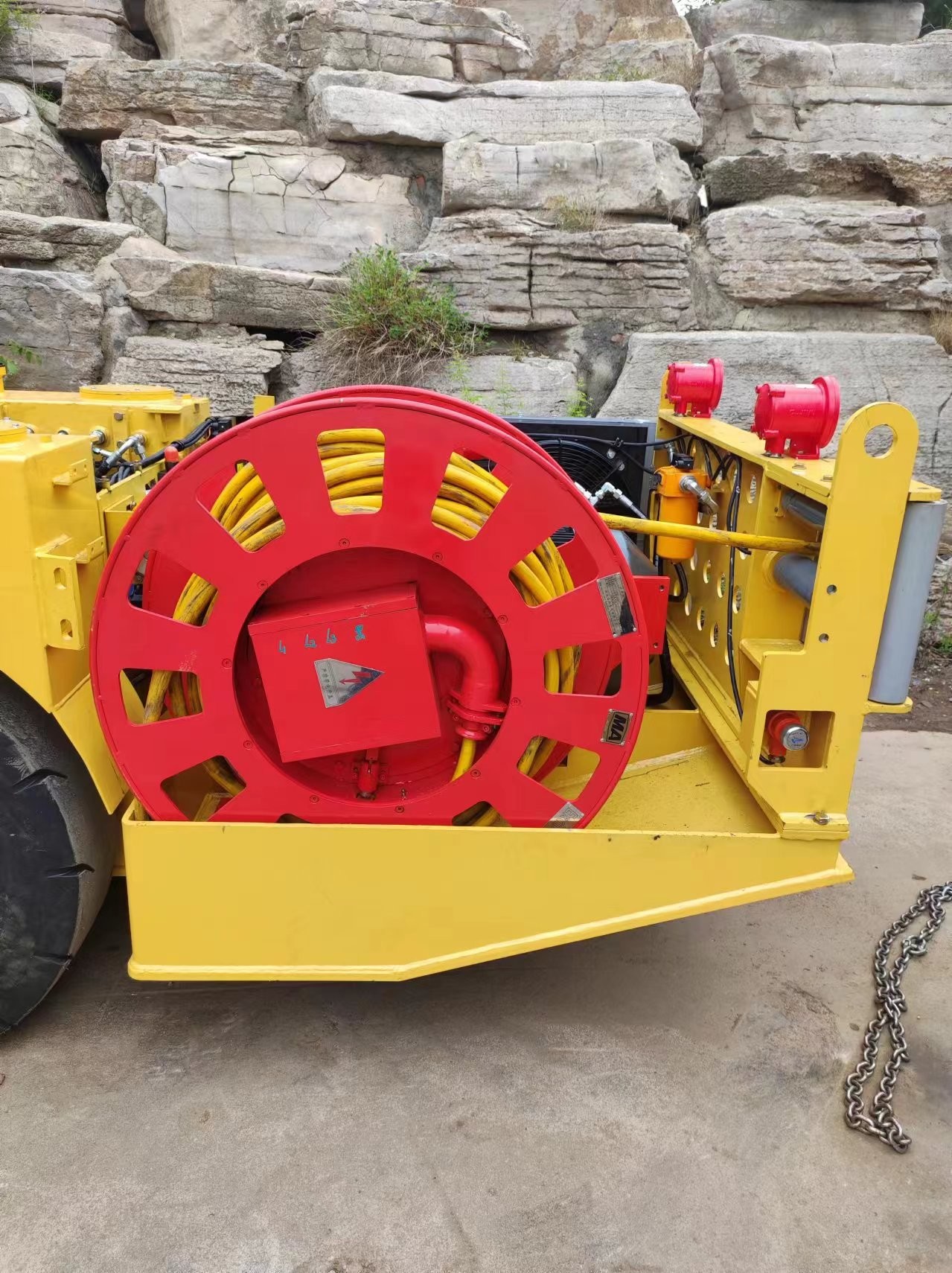 Coal Mine Usage Underground LHD Loader 1 Cube Bucket Capacity Fire Proof Blast Proof Electric Cable Loader