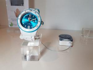 Buy cheap Alarmed Snapper With Watch Strap Clamp For Smartwatch Display product
