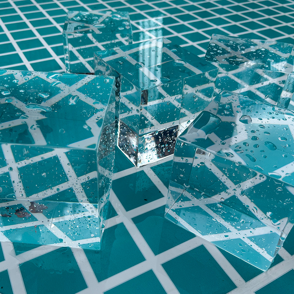 Customer's Demand Driven Acrylic Pool Design for Country Estate's Indoor Pool Decor