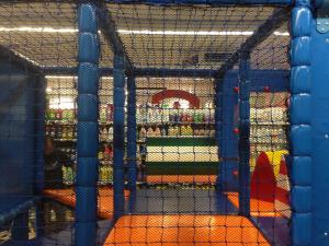 China Playground Braided Polyethylene Netting 50mm 3.0mm Anti Climb Black on sale
