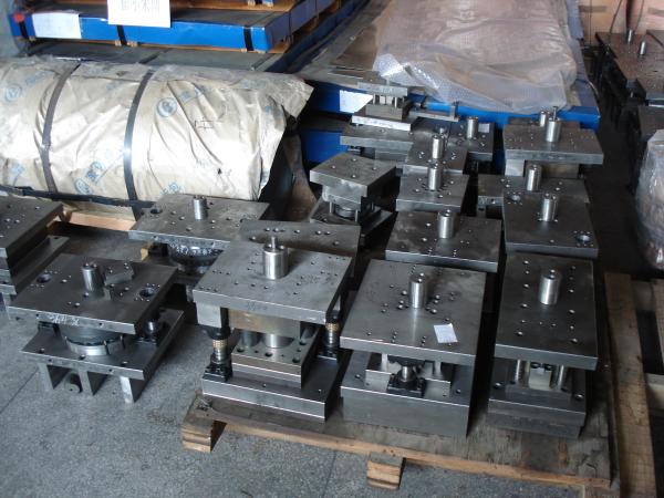 Quality Sheet Metal ADC12 Progressive Stamping Tool 600T Progressive Stamping Machine for sale