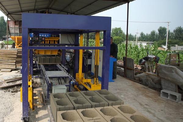 Quality Concrete Cement 720pcs/h QT4-15S Hollow Block Maker Machine for sale