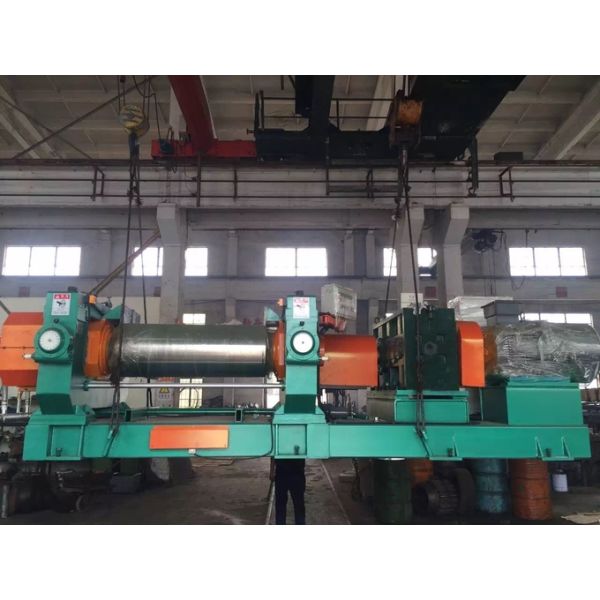 XK-560 Rubber Mixing Mill With Stock Blender For Rubber Compounding 1
