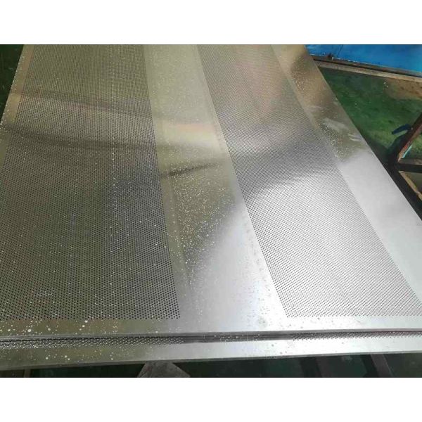 60 Degree Staggered Perforated Wire Mesh Sheets