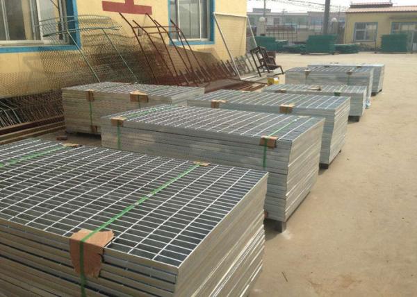 Quality Walkway Industrial Steel Grating , Steel Grating Platform 800mm Span for sale